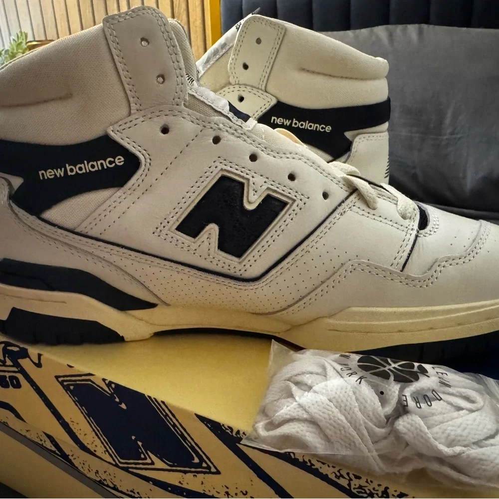 New Balance 650R Men's Sneakers - White & Navy